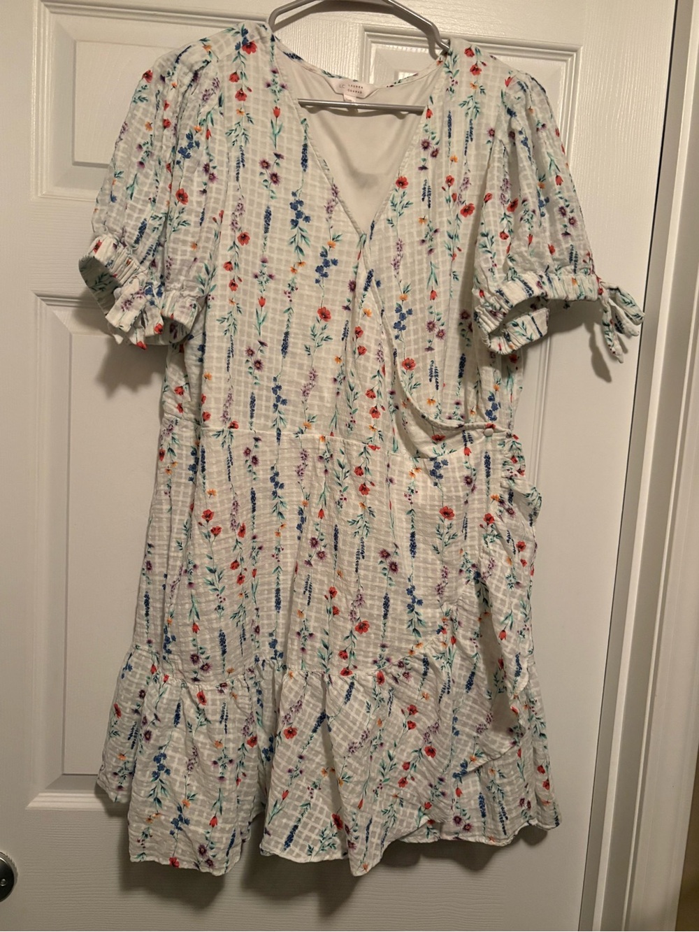 White Floral Wrap Dress Lauren Conrad 1X